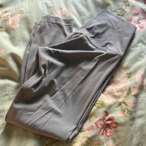 Lululemon 25 inch aligns sky blue